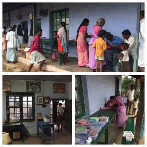 Valloni in the West Ghats - villagers are waiting for a medical visit Valloni in the West Ghats - villagers are waiting for a medical visit