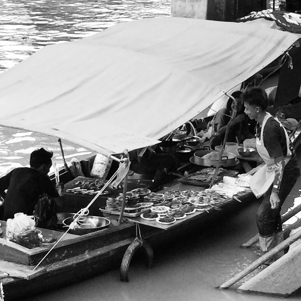 Amphawa, cooking on a boat