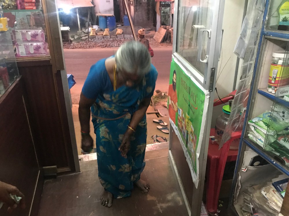 Demonstration on how to use spinning tops